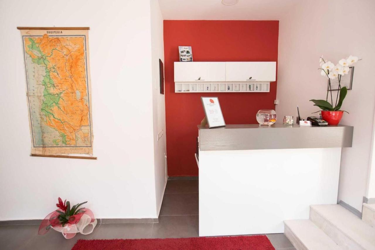 Hotel Rimini Tirana Kültér fotó