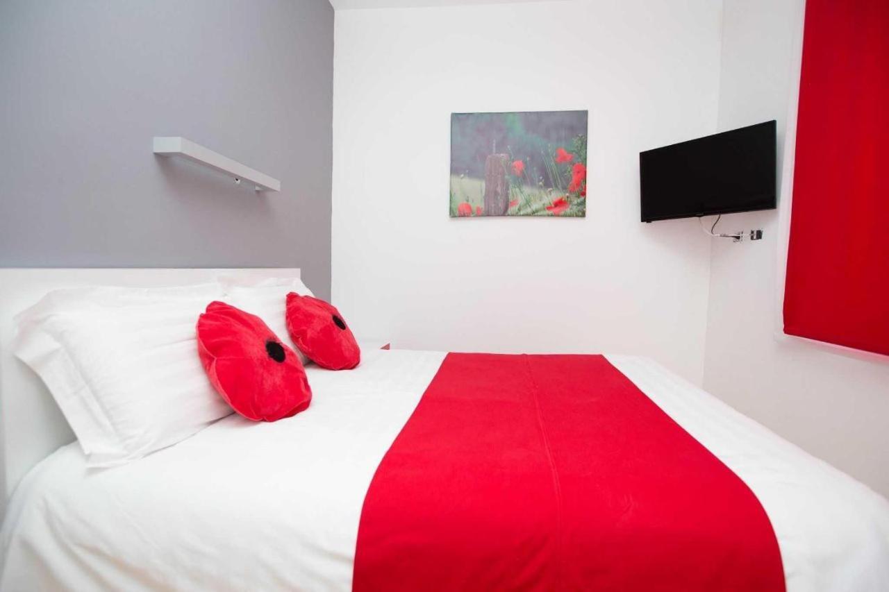 Hotel Rimini Tirana Kültér fotó