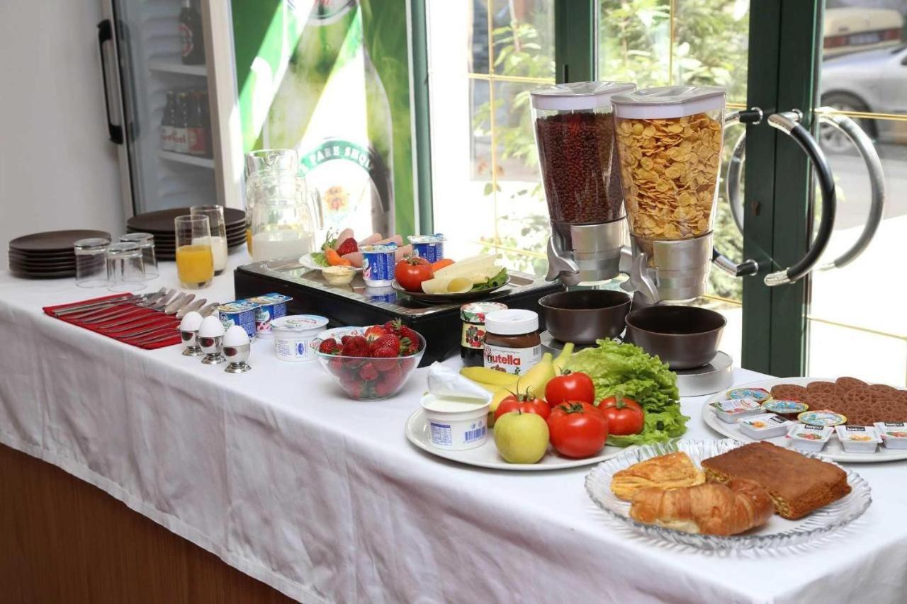 Hotel Rimini Tirana Kültér fotó