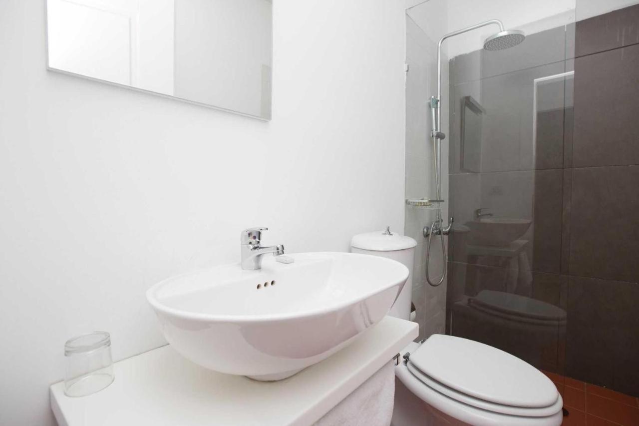 Hotel Rimini Tirana Szoba fotó