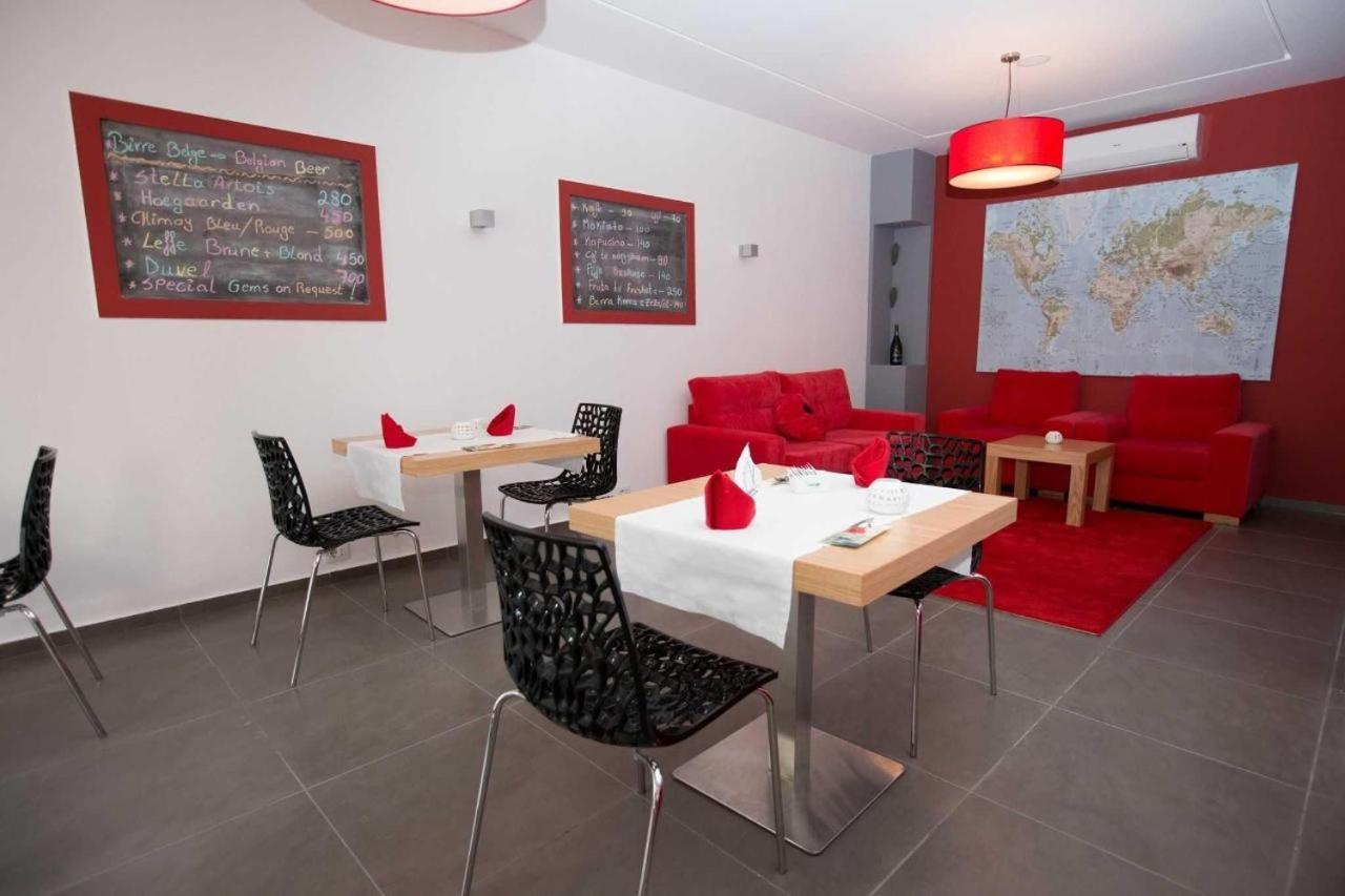 Hotel Rimini Tirana Kültér fotó
