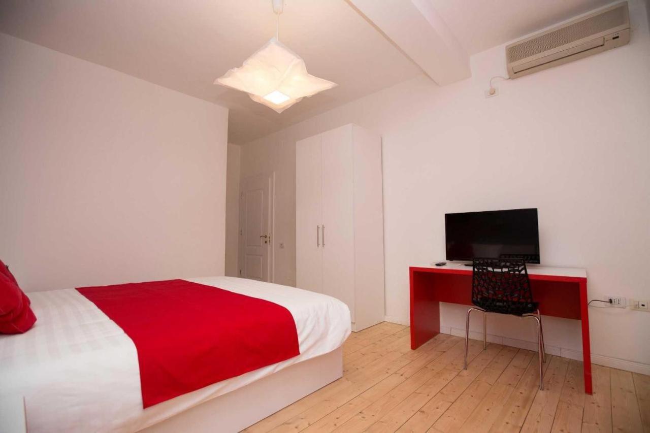 Hotel Rimini Tirana Kültér fotó