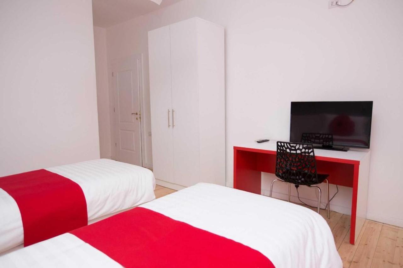 Hotel Rimini Tirana Kültér fotó