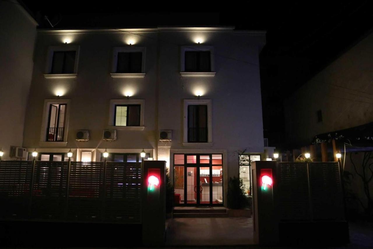 Hotel Rimini Tirana Kültér fotó