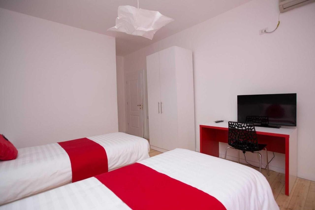 Hotel Rimini Tirana Kültér fotó